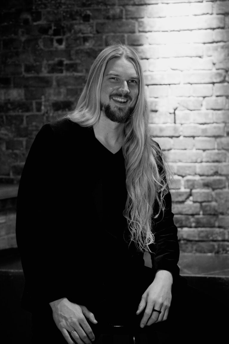 Ginny-and-the-tonics_Matthias_Keyboarder-sw